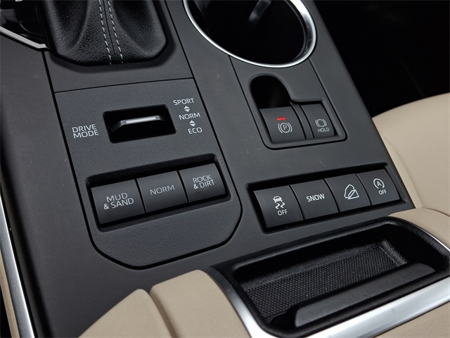 Vehicle image 26 of 32