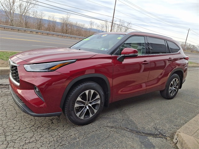 Vehicle image 1 of 32