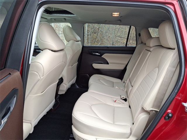 Vehicle image 11 of 32