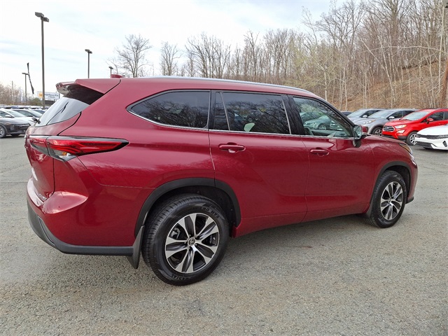 Vehicle image 5 of 32
