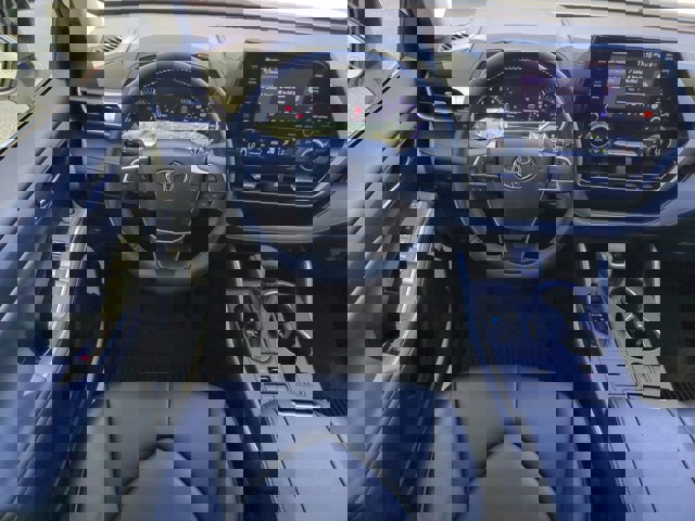 Vehicle image 16 of 29