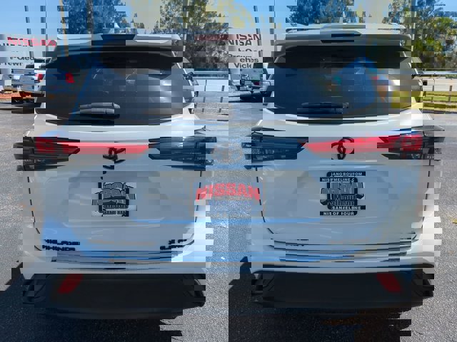 Vehicle image 7 of 29