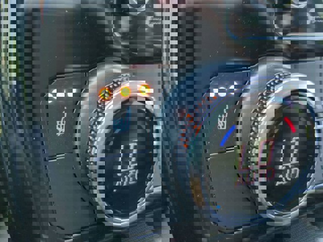 Vehicle image 23 of 29