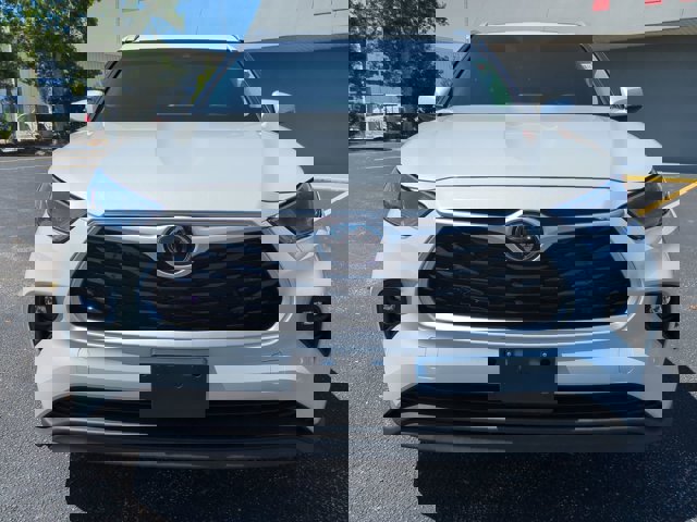 Vehicle image 2 of 29