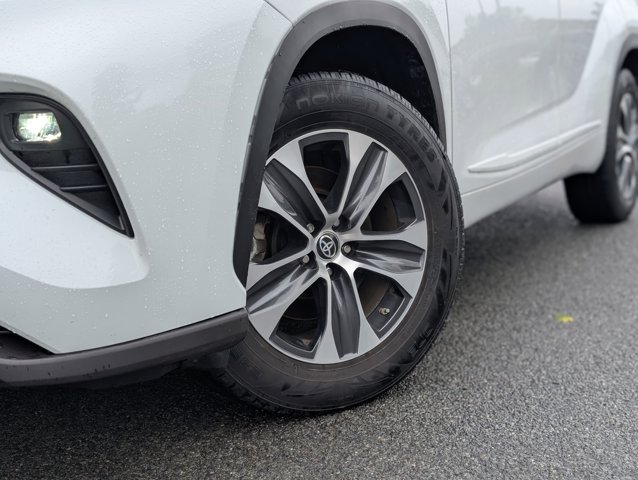 Vehicle image 14 of 47