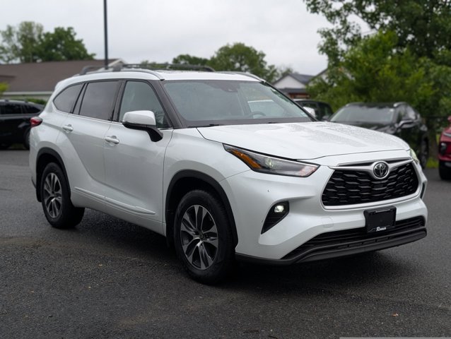 Vehicle image 3 of 47