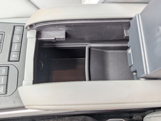 Vehicle image 25 of 47