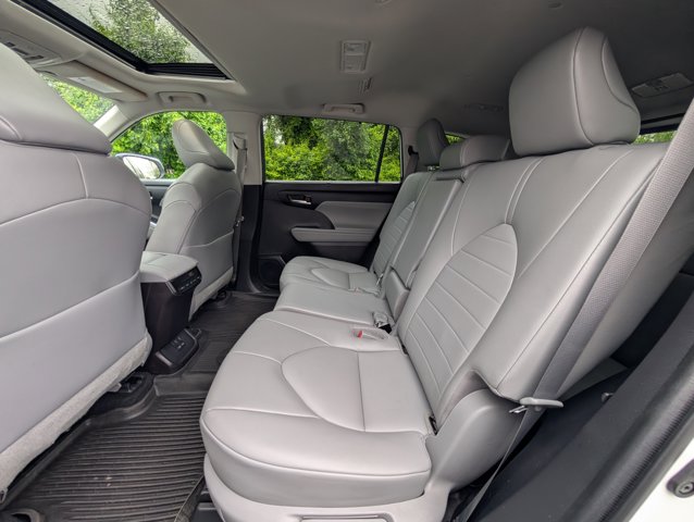 Vehicle image 34 of 47