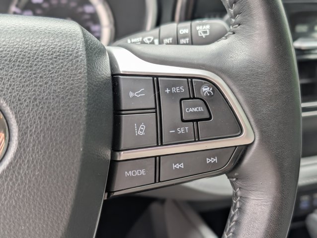 Vehicle image 18 of 47