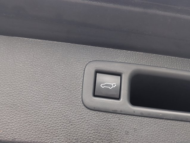 Vehicle image 41 of 47