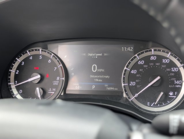 Vehicle image 17 of 47