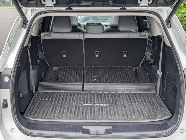 Vehicle image 40 of 47