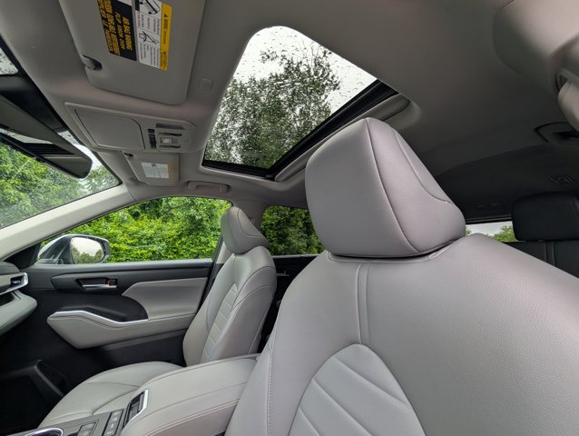 Vehicle image 12 of 47