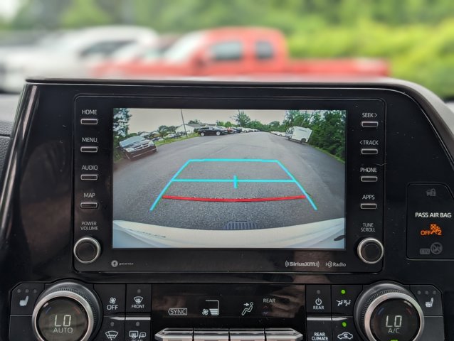 Vehicle image 10 of 47