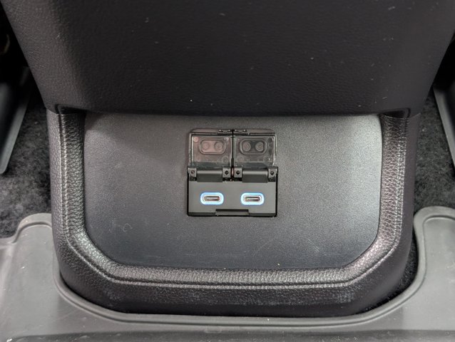 Vehicle image 37 of 47