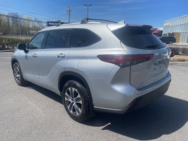 Vehicle image 6 of 28