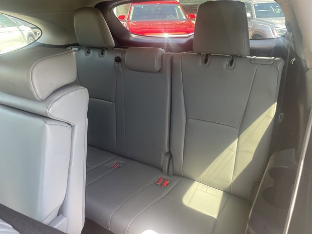 Vehicle image 9 of 28
