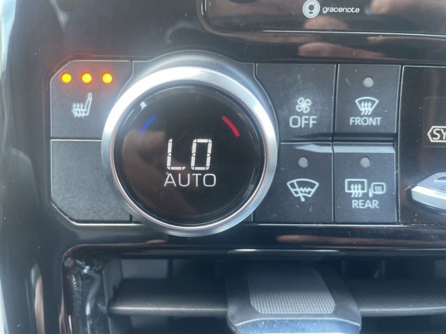 Vehicle image 23 of 28