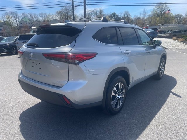 Vehicle image 4 of 28