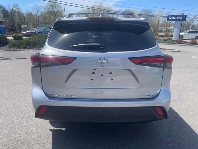 Vehicle image 5 of 28