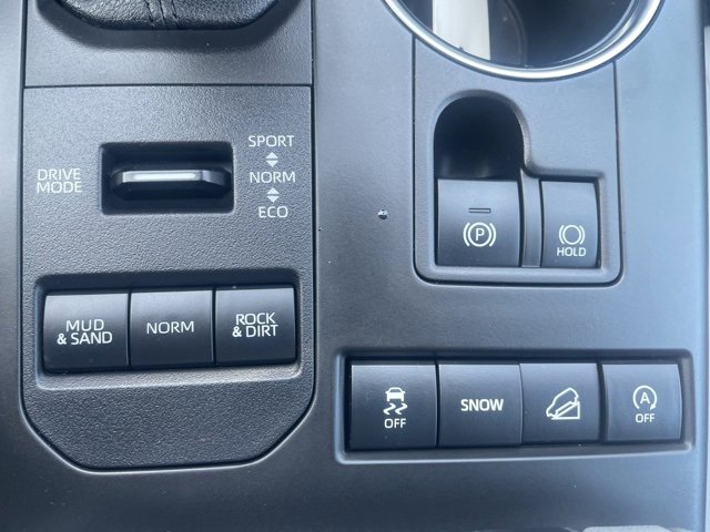 Vehicle image 26 of 28