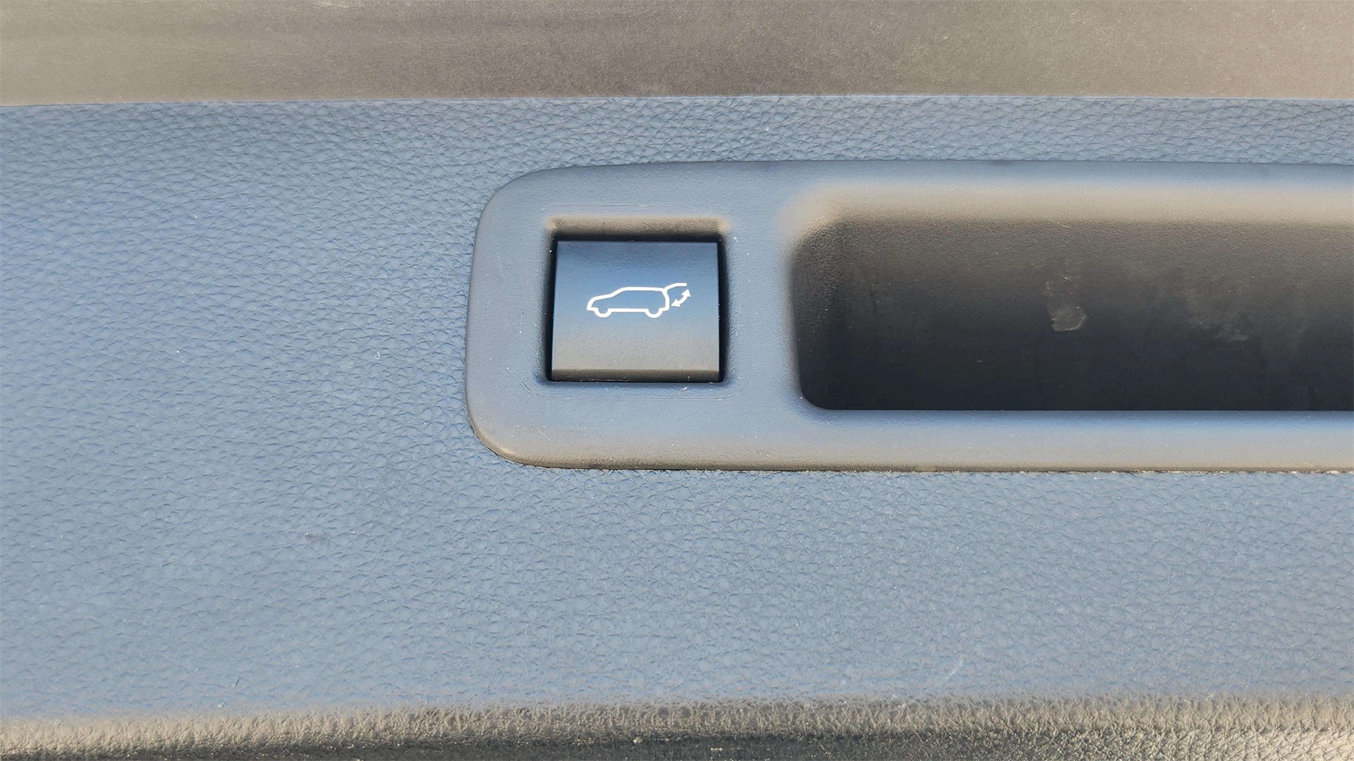 Vehicle image 29 of 39