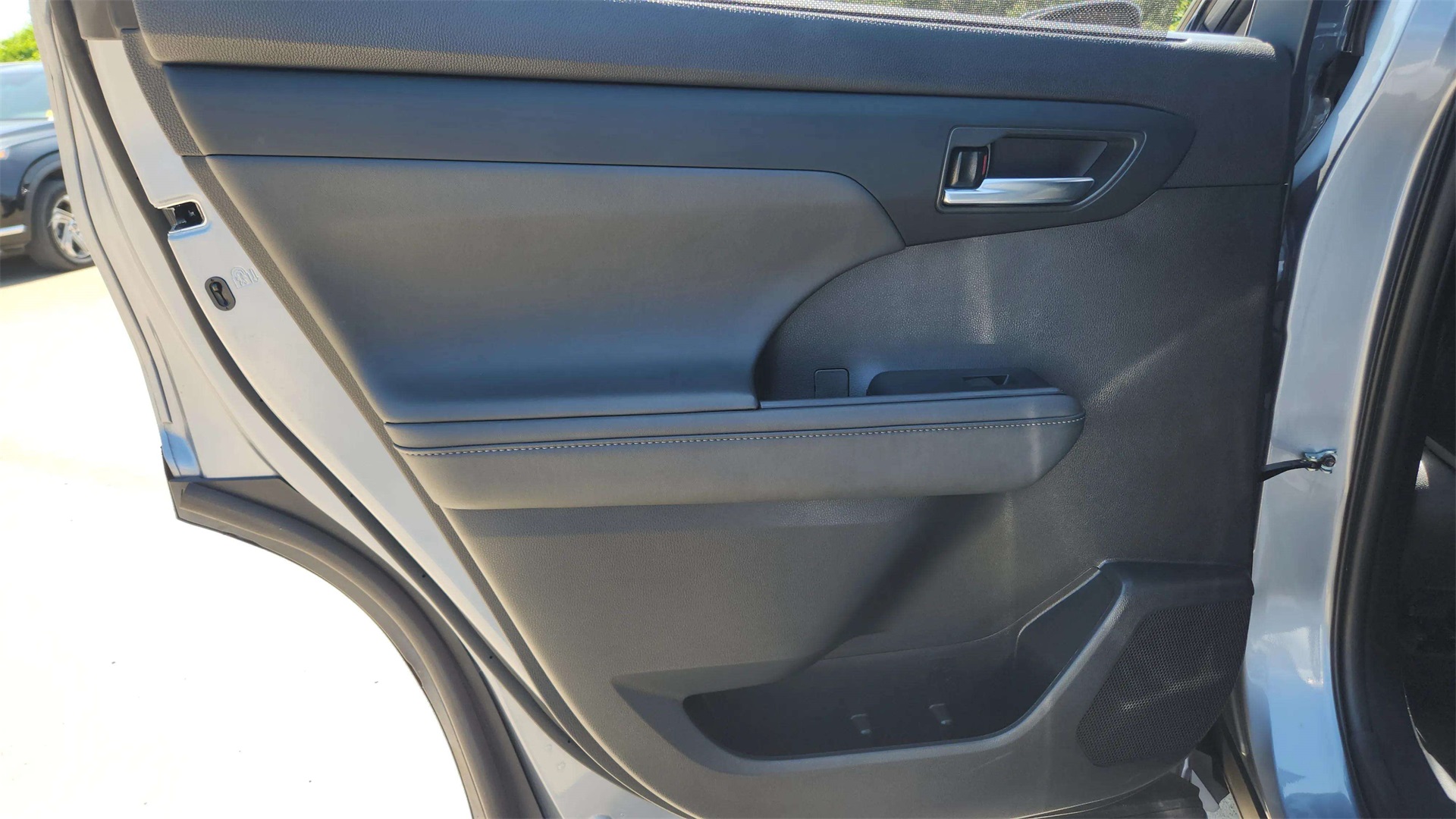 Vehicle image 26 of 39