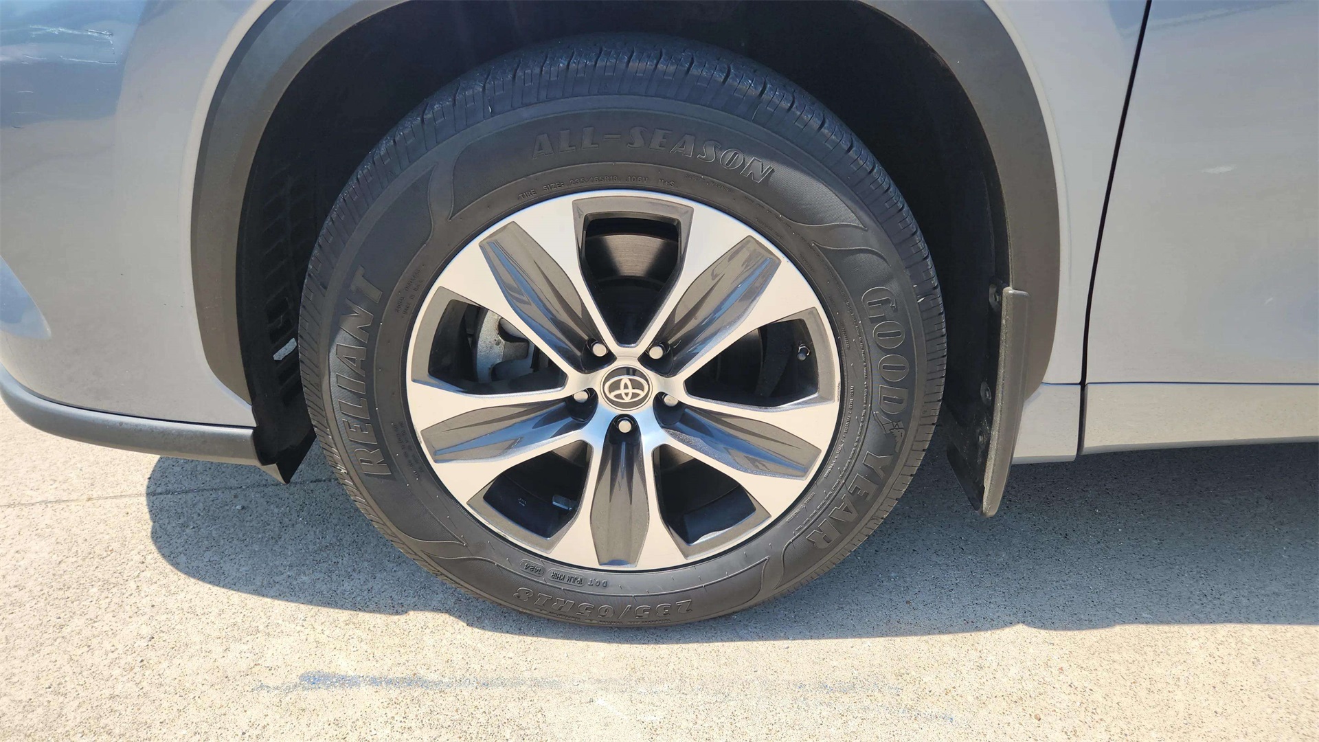 Vehicle image 9 of 39