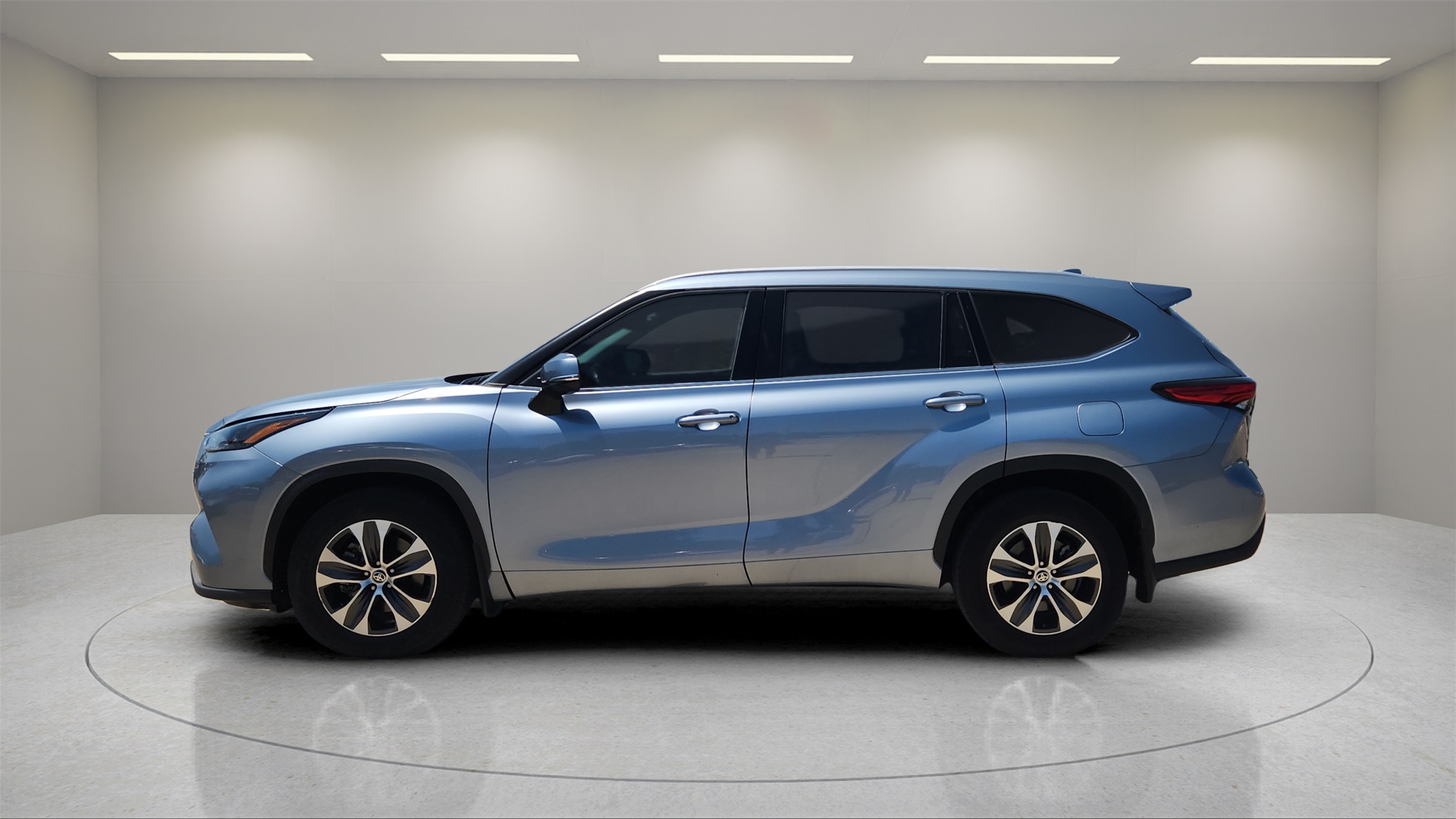 Vehicle image 8 of 39