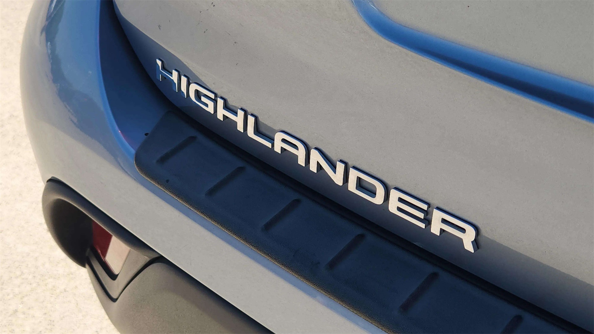 Vehicle image 32 of 39