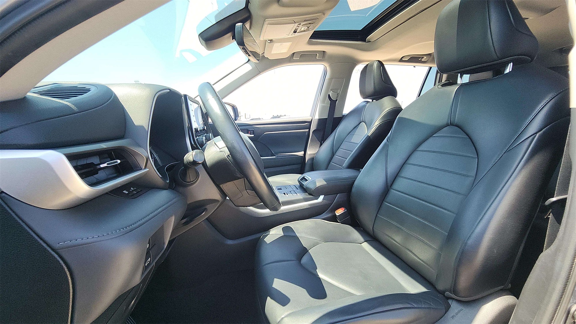 Vehicle image 13 of 39