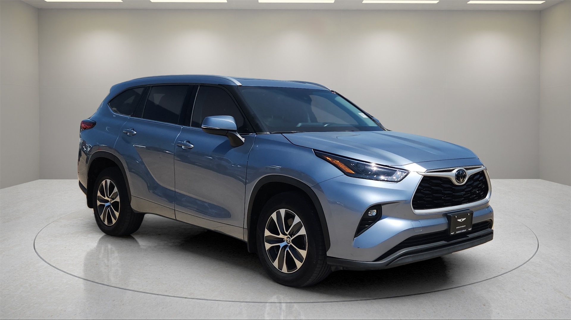 Vehicle image 3 of 39