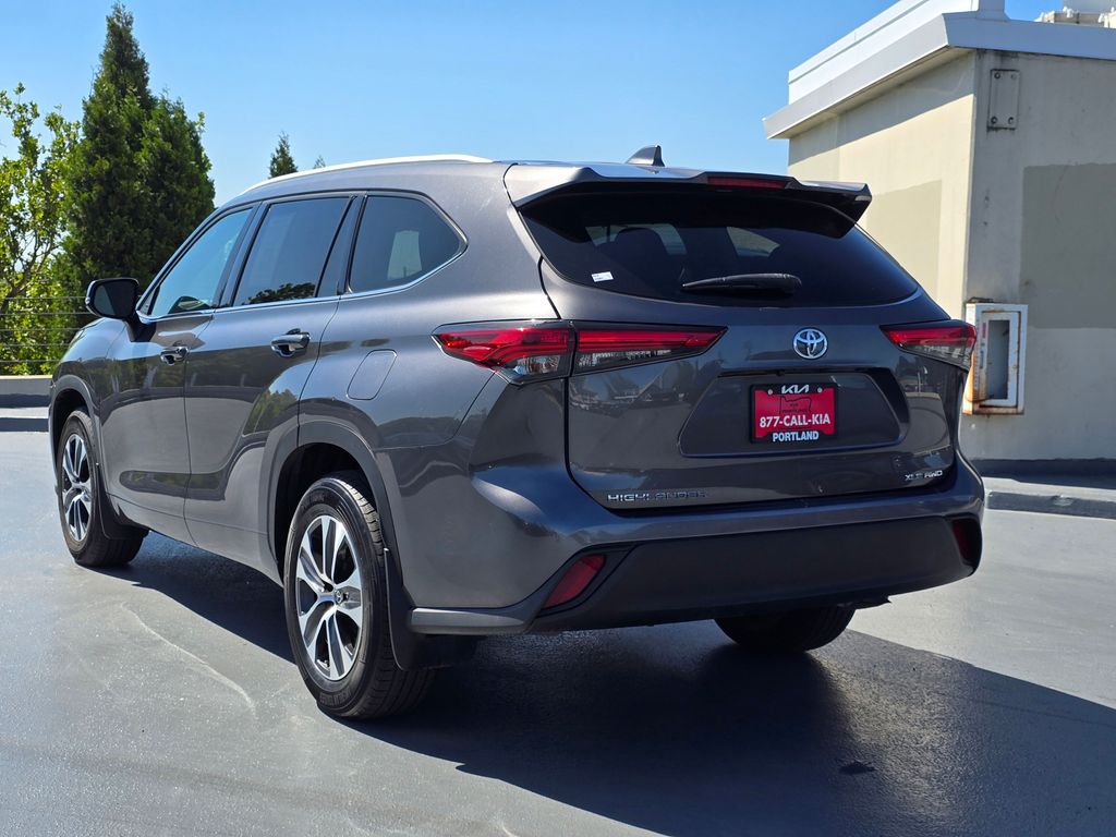 Vehicle image 7 of 31