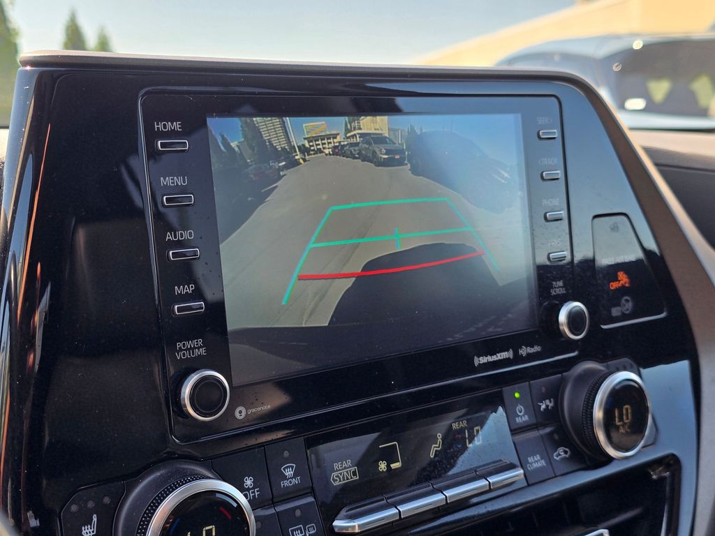 Vehicle image 26 of 31