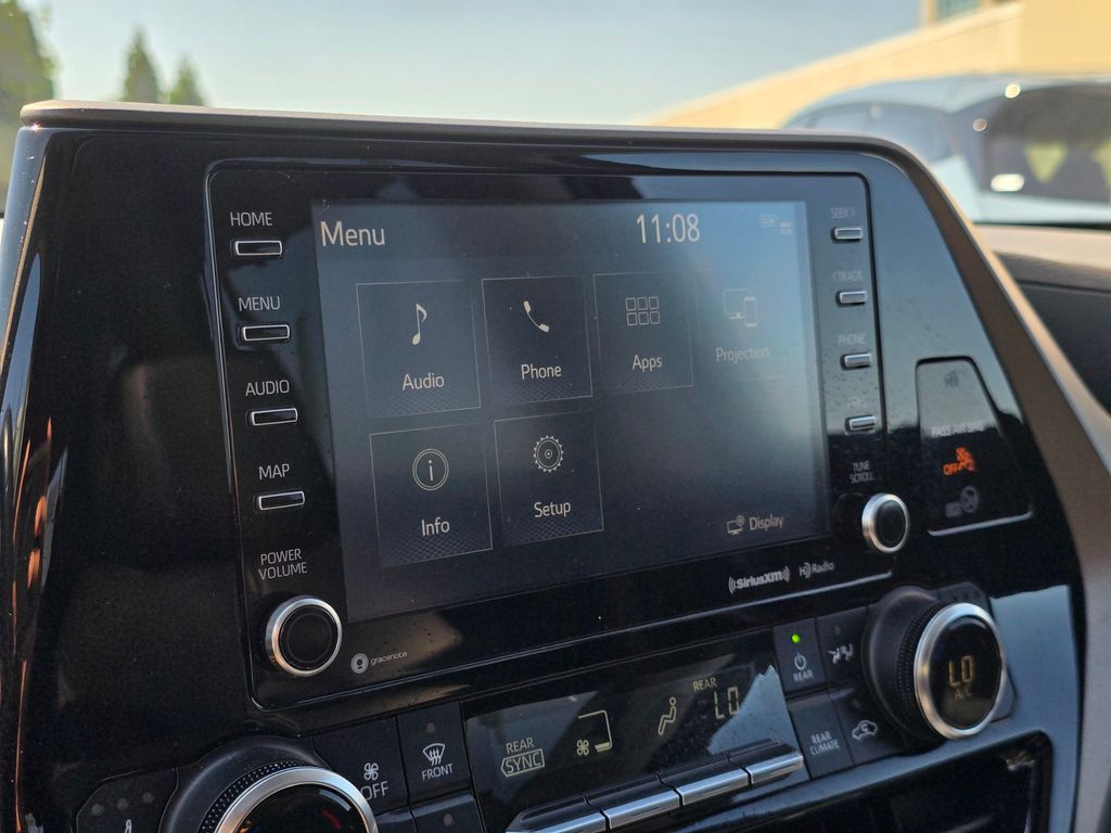 Vehicle image 27 of 31