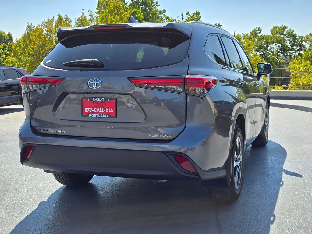 Vehicle image 5 of 31
