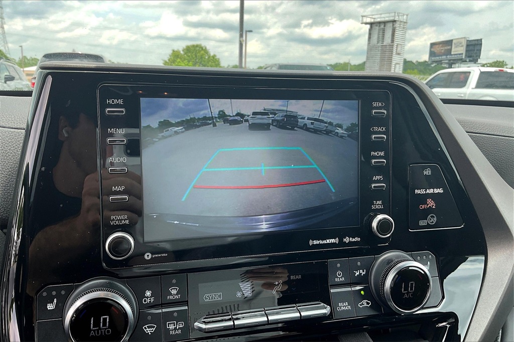 Vehicle image 15 of 35
