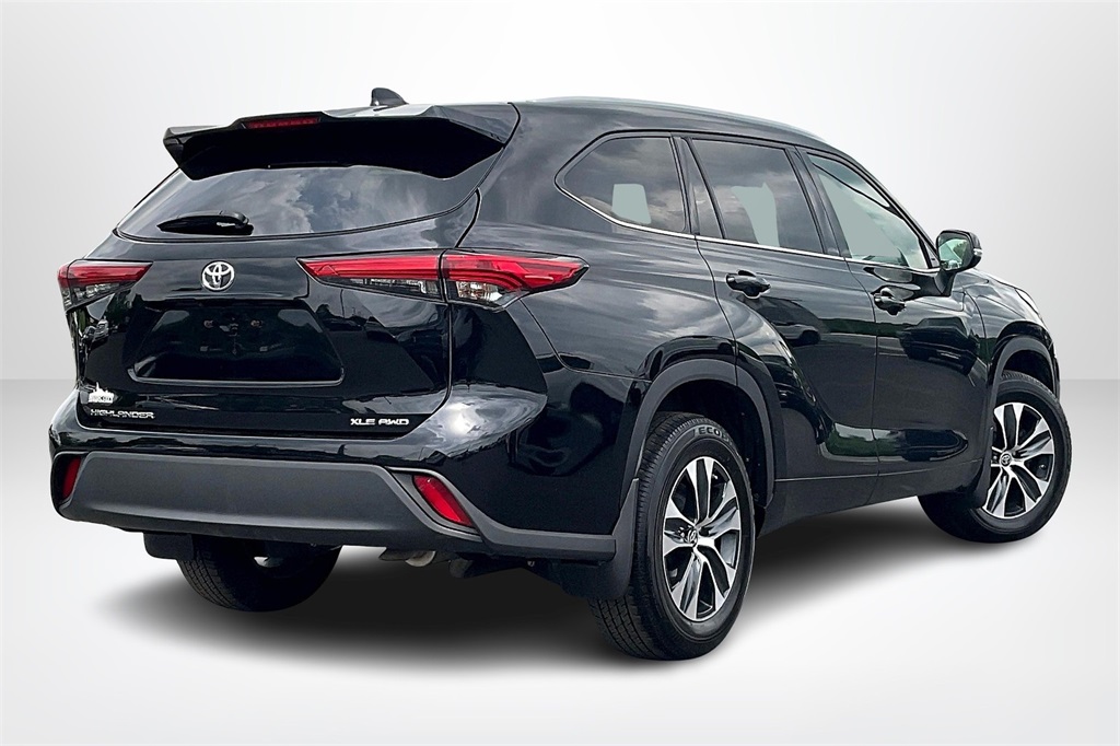 Vehicle image 5 of 35