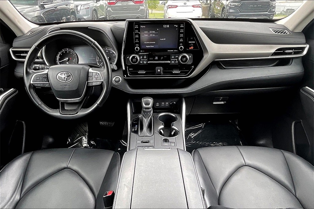 Vehicle image 9 of 35