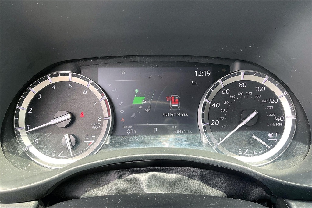 Vehicle image 14 of 35