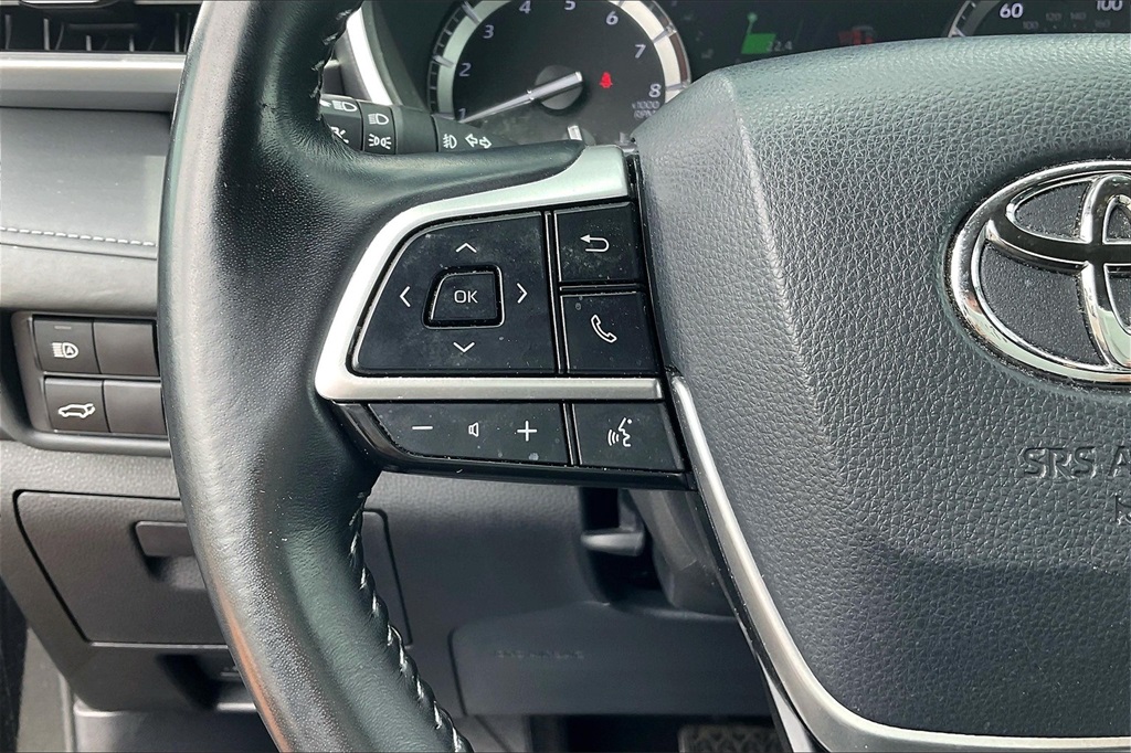 Vehicle image 12 of 35