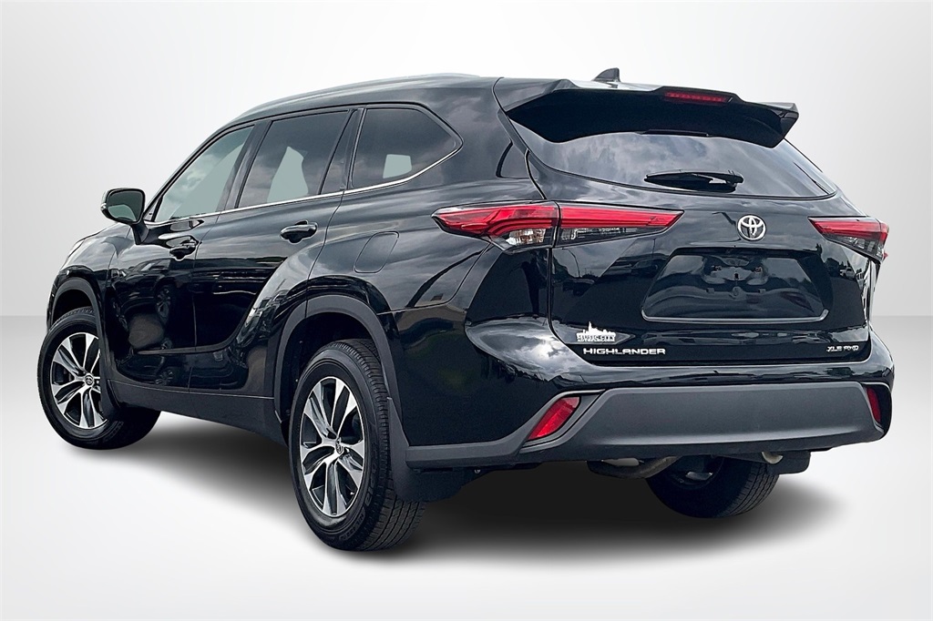 Vehicle image 7 of 35
