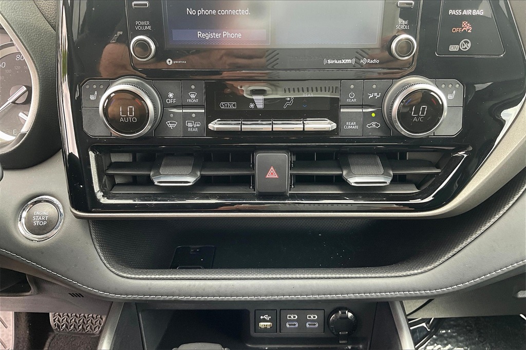 Vehicle image 16 of 35