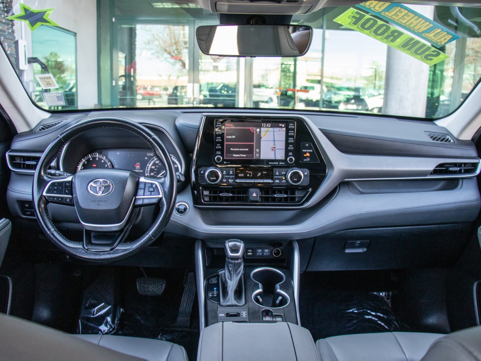 Vehicle image 16 of 26