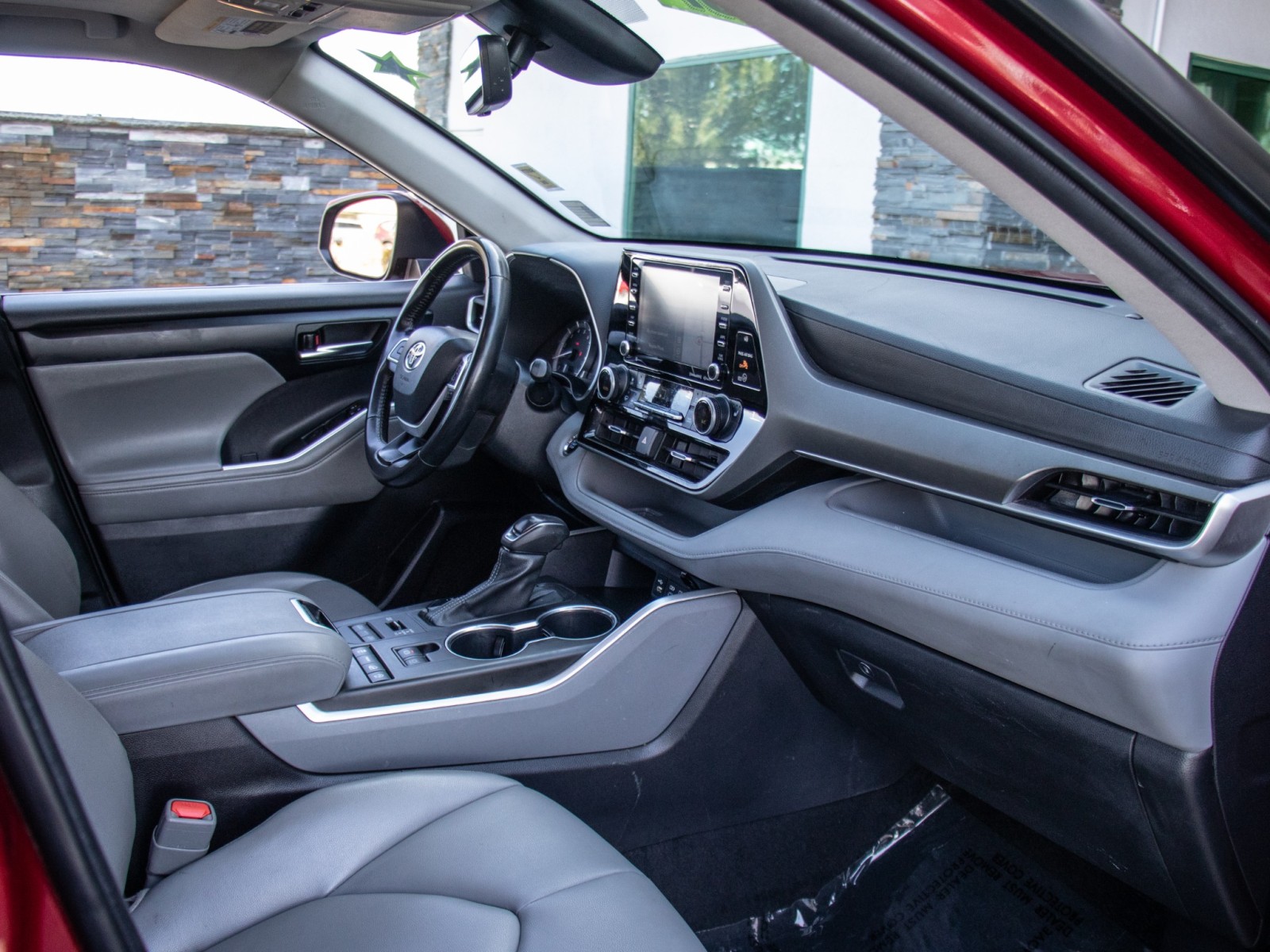 Vehicle image 19 of 26