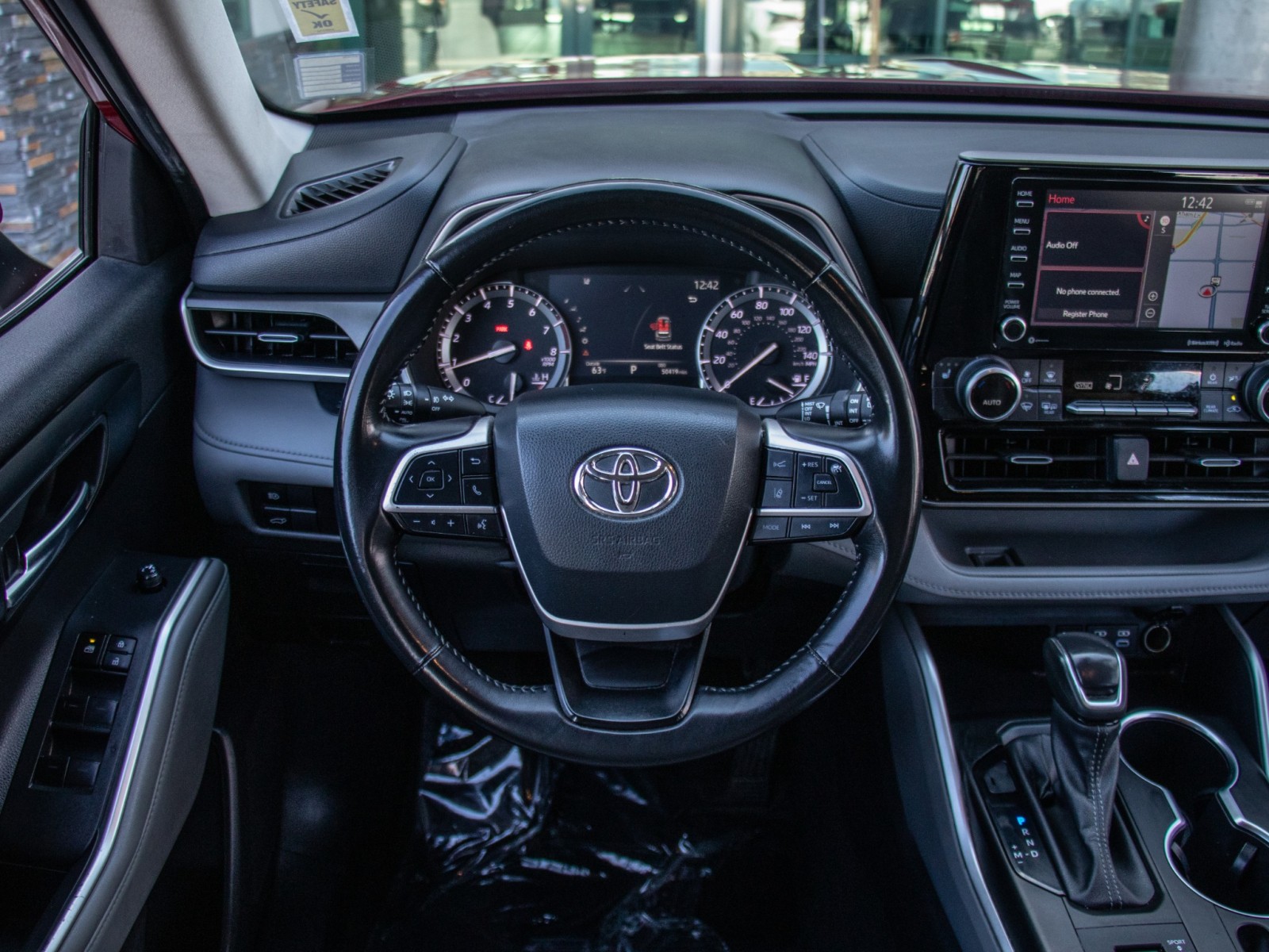 Vehicle image 13 of 26
