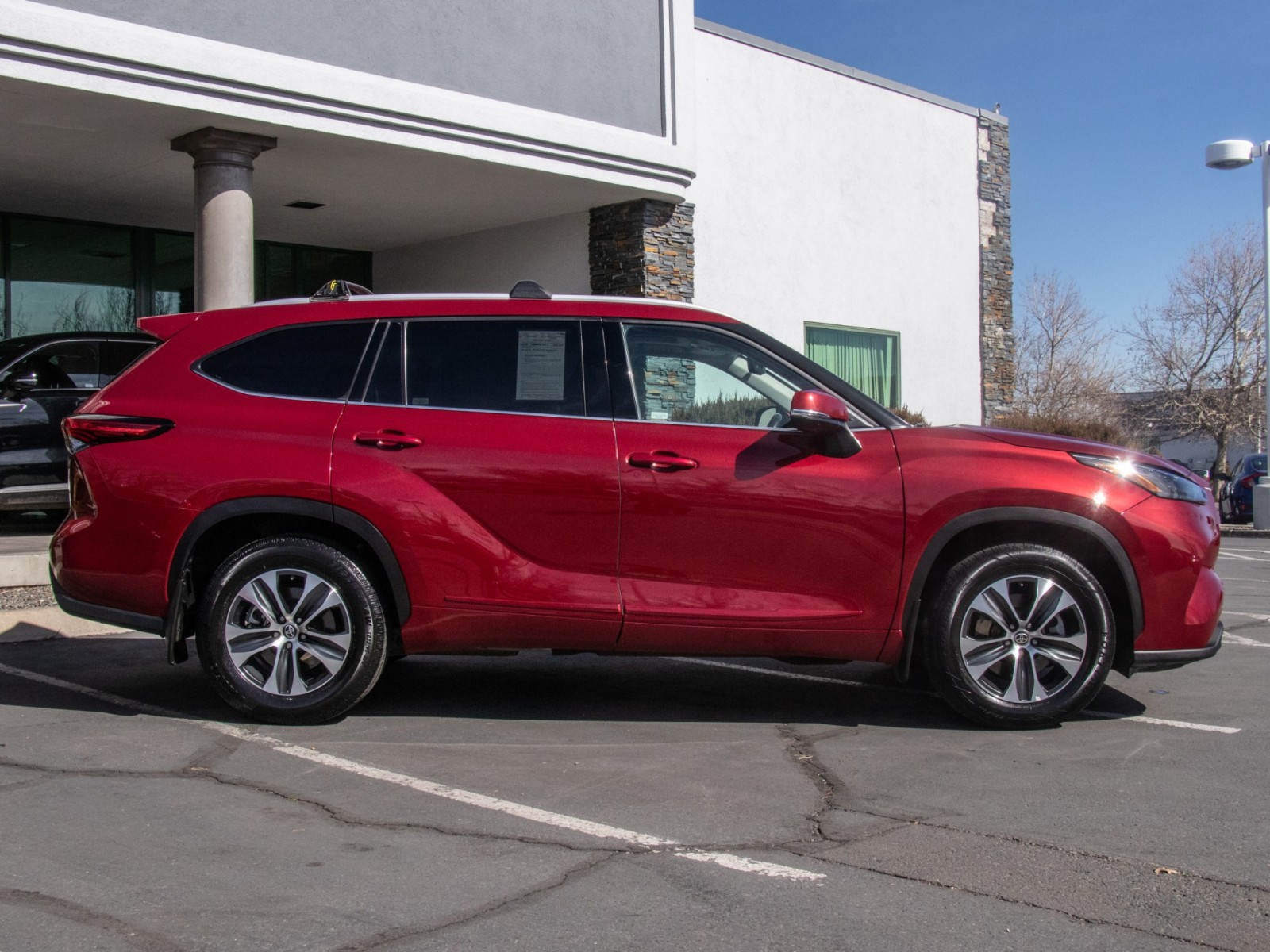 Vehicle image 4 of 26