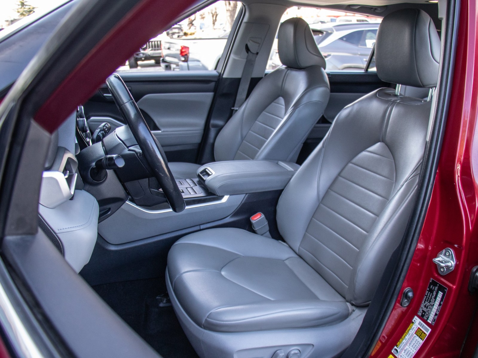 Vehicle image 11 of 26