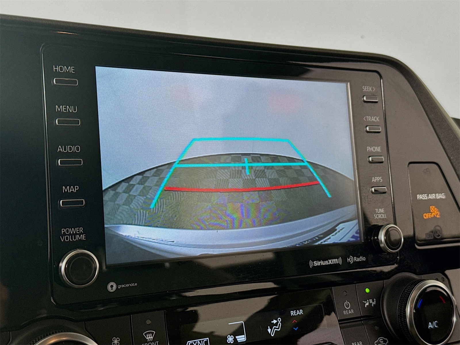 Vehicle image 15 of 21