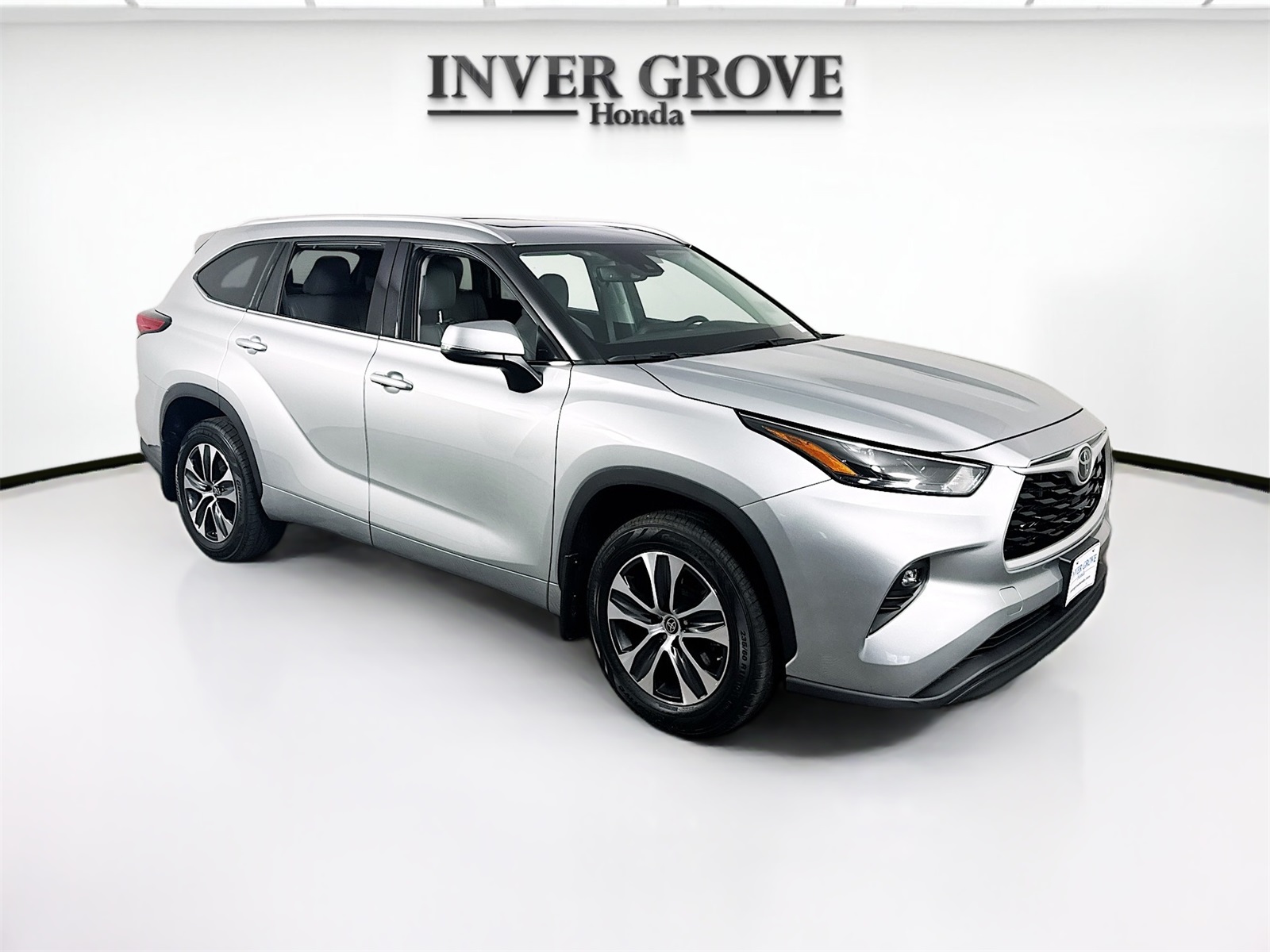 Vehicle image 3 of 21
